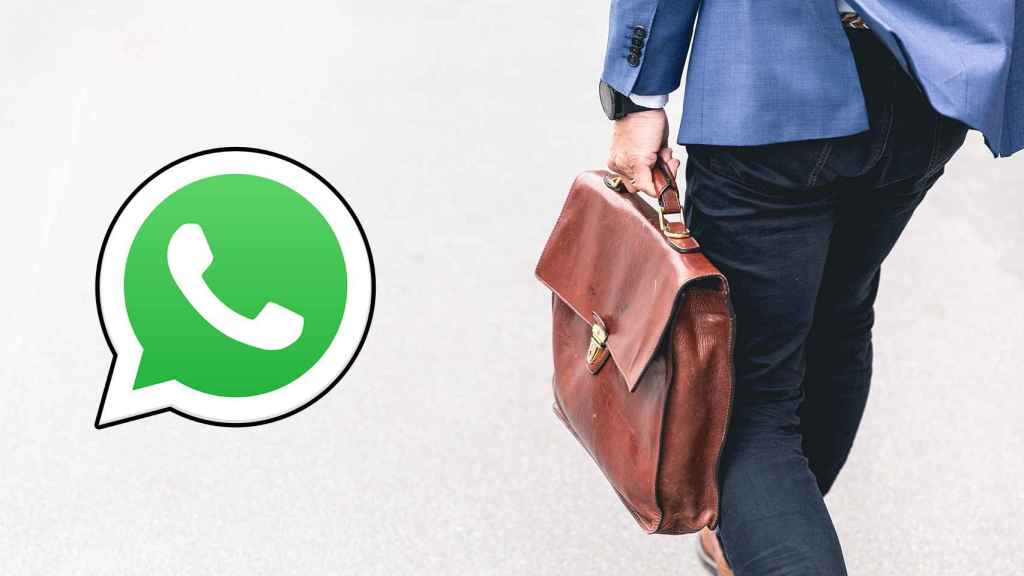 Fotomontaje con el logo de WhatsApp y un trabajador con su cartera.