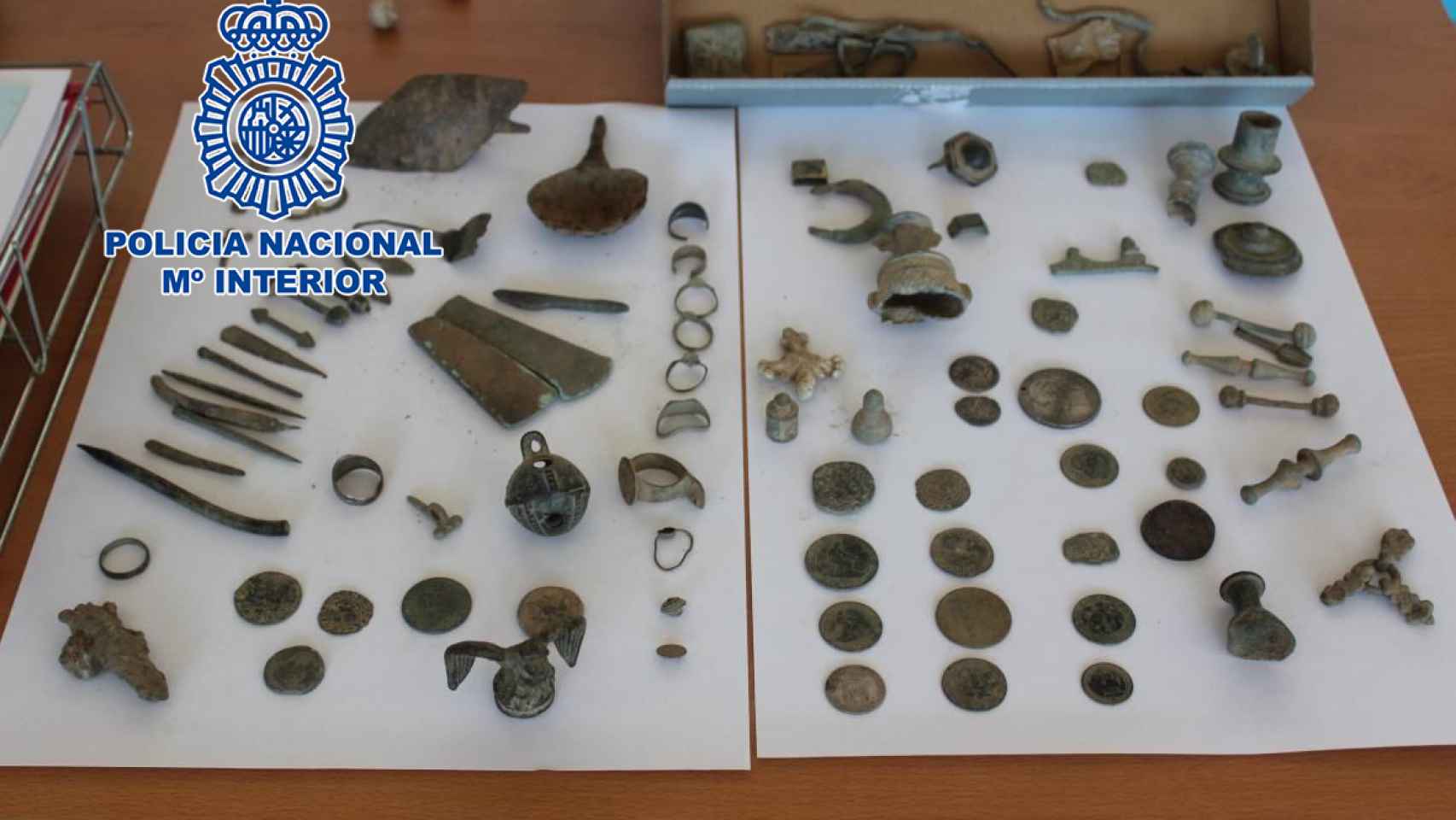 Otras de las piezas arqueológicas recuperadas durante la operación.