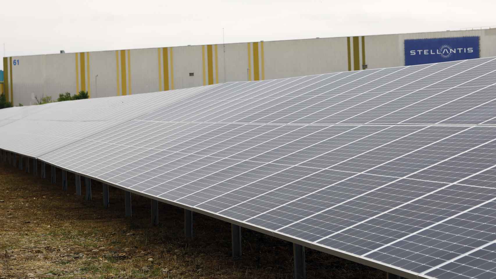 Imagen de la planta fotovoltaica instalada en Stellantis Zaragoza.