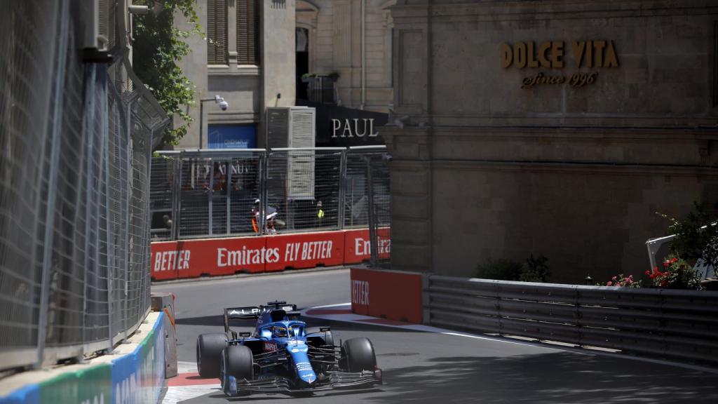 Fernando Alonso en el circuito de Bakú