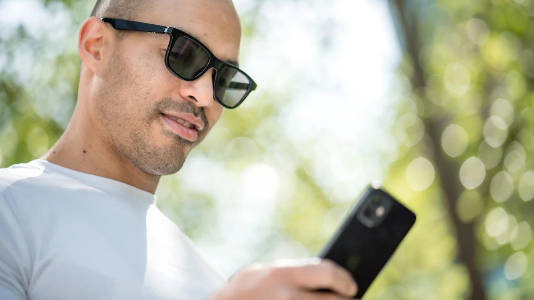 Facebook lanza unas gafas de sol con cámara de fotos y vídeo
