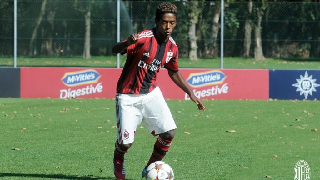 Seid Visin durante un partido con el AC Milan