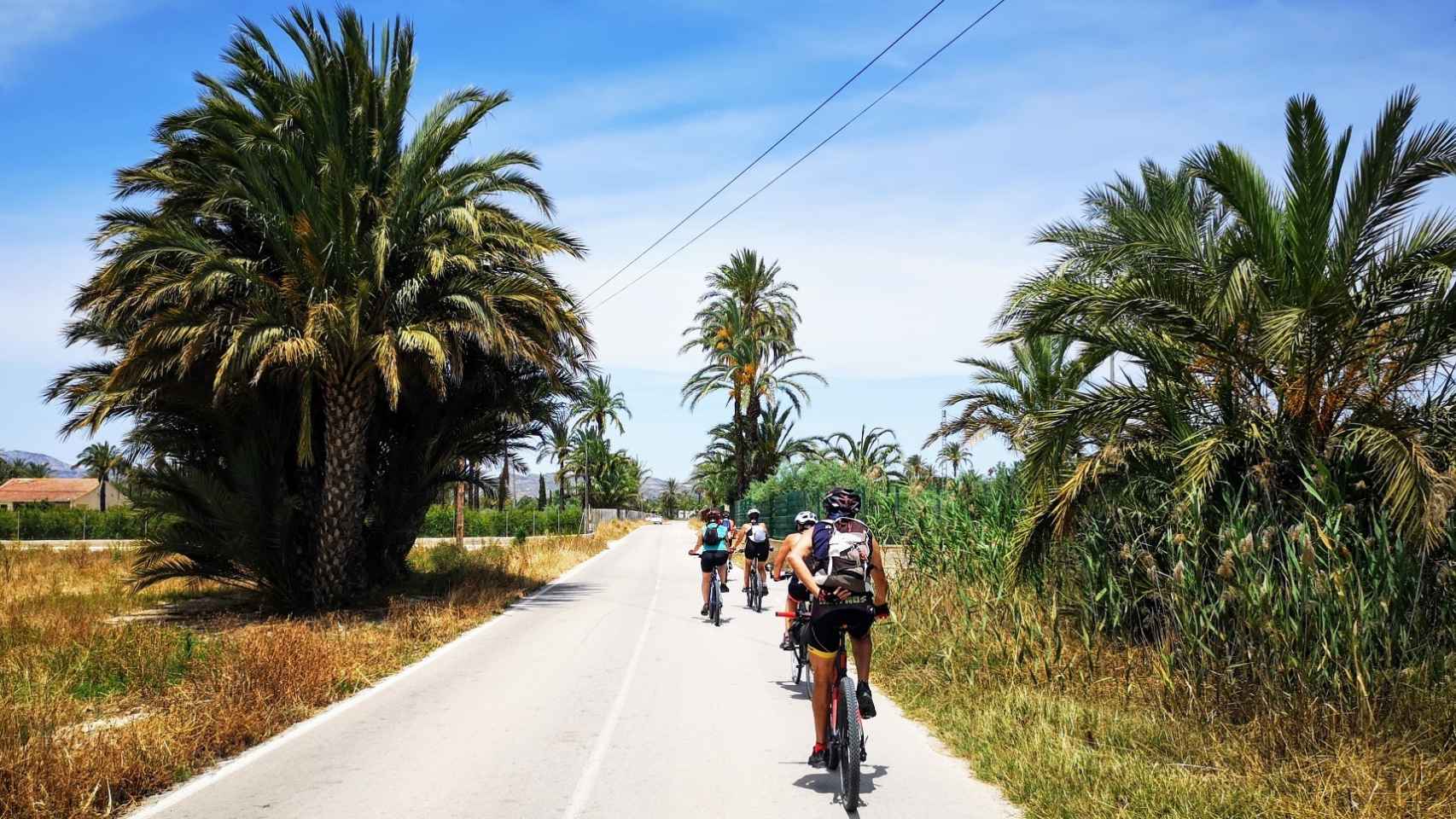 Cicloturismo por el inacabado 'Corredor del Mediterráneo de la bicicleta' de Alicante provincia