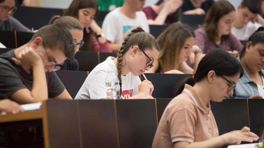 Un grupo de estudiantes en la Universitat Pompeu Fabra de Barcelona.