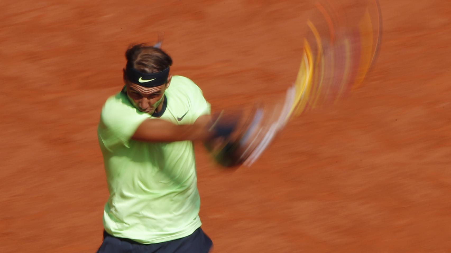 Rafa Nadal, durante su partido ante Diego Schwartzman en Roland Garros 2021