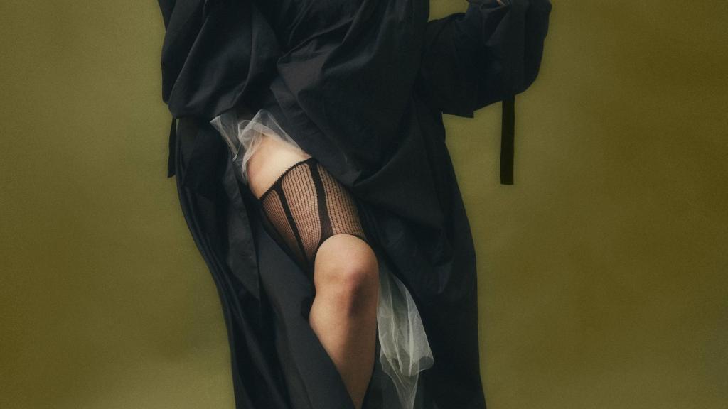 La modelo Alicia Gutiérrez en el editorial de moda para Sicky Magazine.