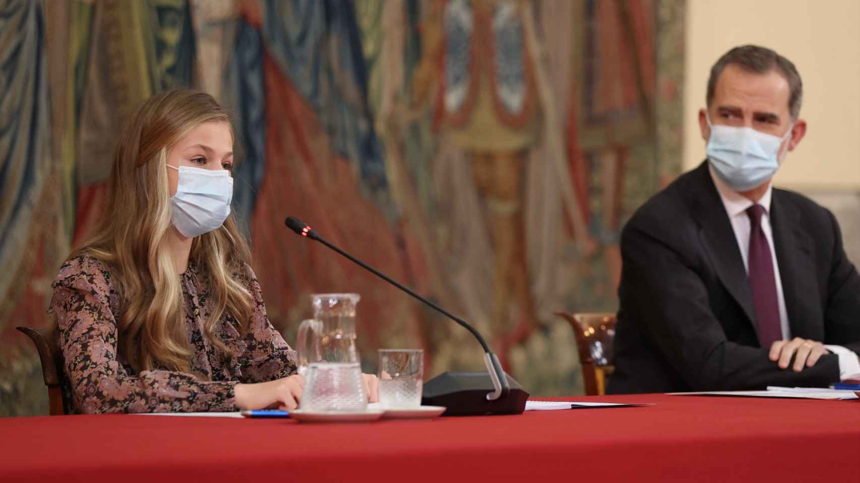 Leonor y Felipe VI en una reunión con el patronato de la fundación Princesa de Girona.