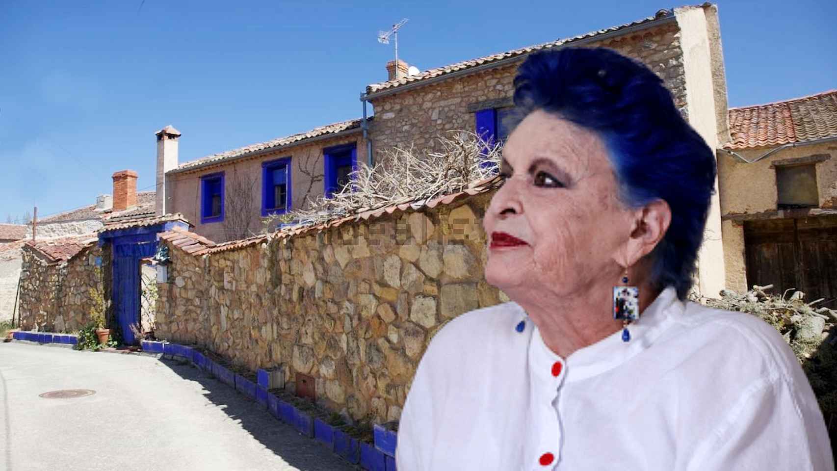 La 'casa azul' de Brieva de Lucía Bosé ha reducido su precio de venta.