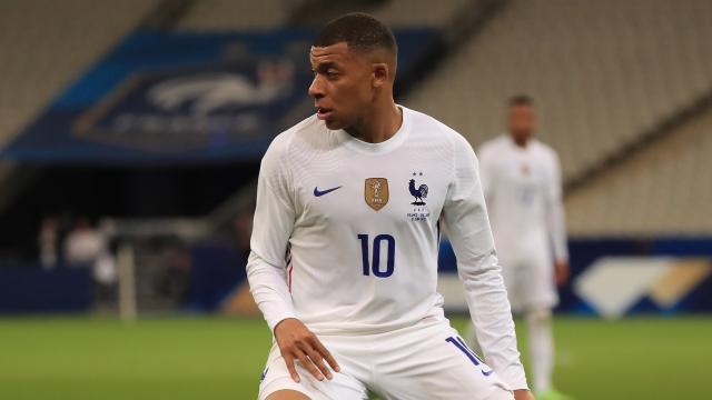 Kylian Mbappé, con Francia