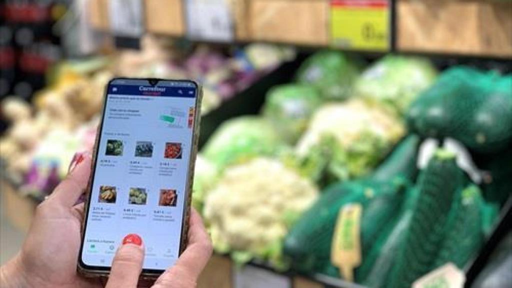 Carrefour se alía con Lola Market para servicios de 'personal shopper online' en alimentación