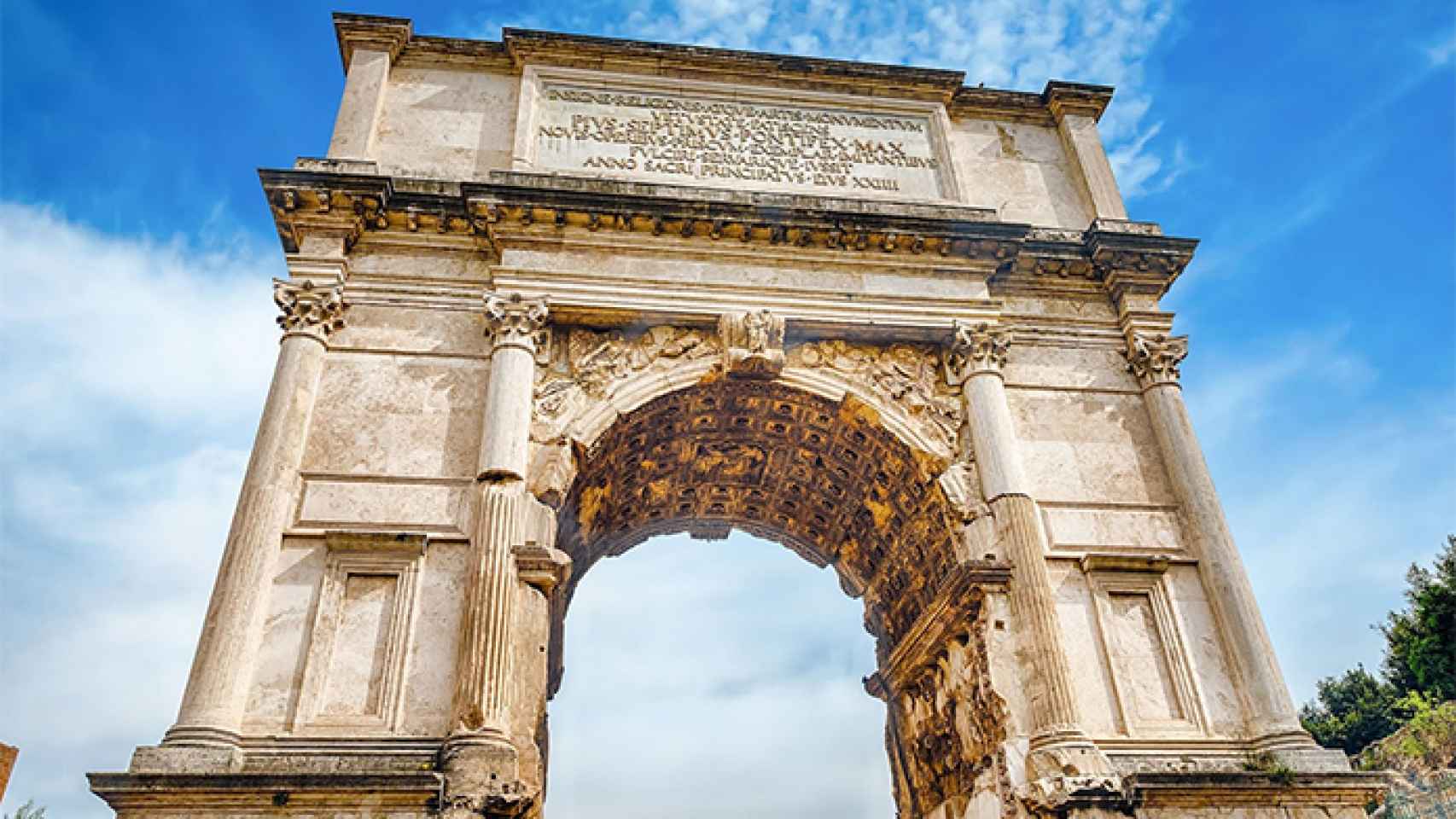 Arco de Tito, monumento romano en la capital italiana