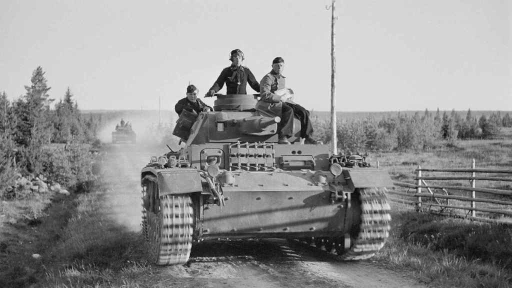 Panzer alemán avanzando hacia el frente en 1941