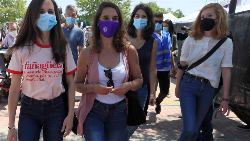 Ione Belarra, Noelia Vera, Isa Serra y Lilith Verstrynge, a su llegada a la IV Asamblea Ciudadana de Podemos, en Alcorcón.