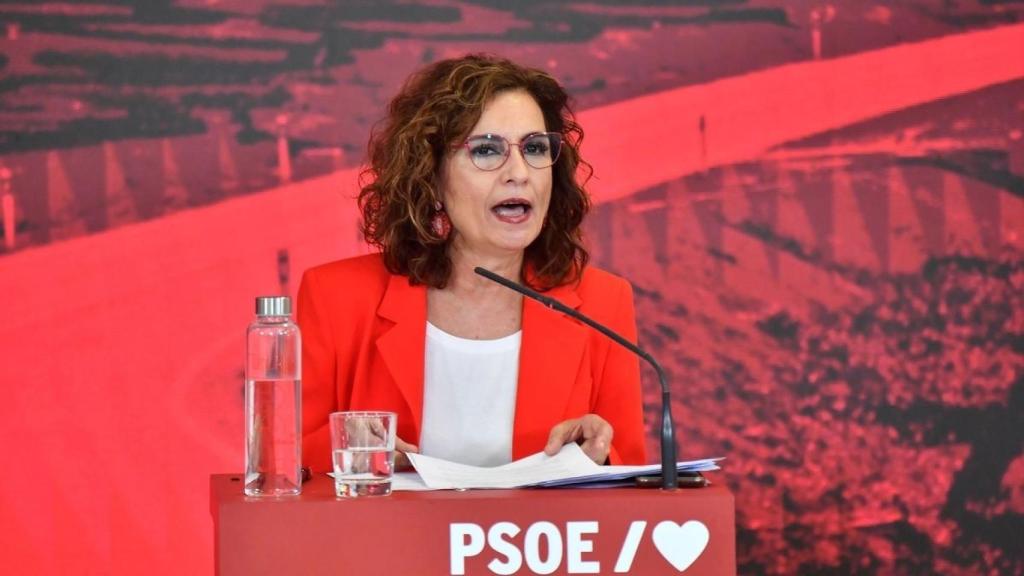 Montero: Los que demonizan los debates fiscales están defendiendo a unos pocos