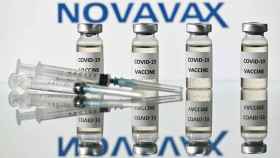 Viales de la vacuna de Novavax.