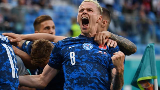 Duda celebra el gol de Eslovaquia