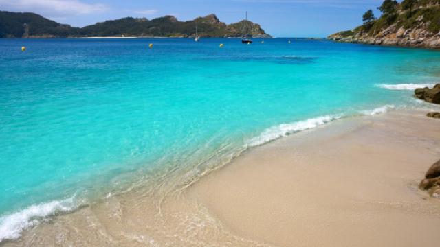 Las playas de aguas cristalinas más bonitas de España