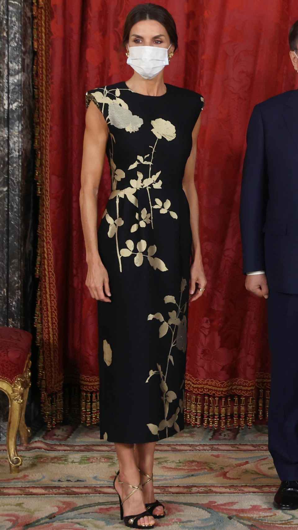 El 'outfit' de la Reina para su cena de Estado en palacio.
