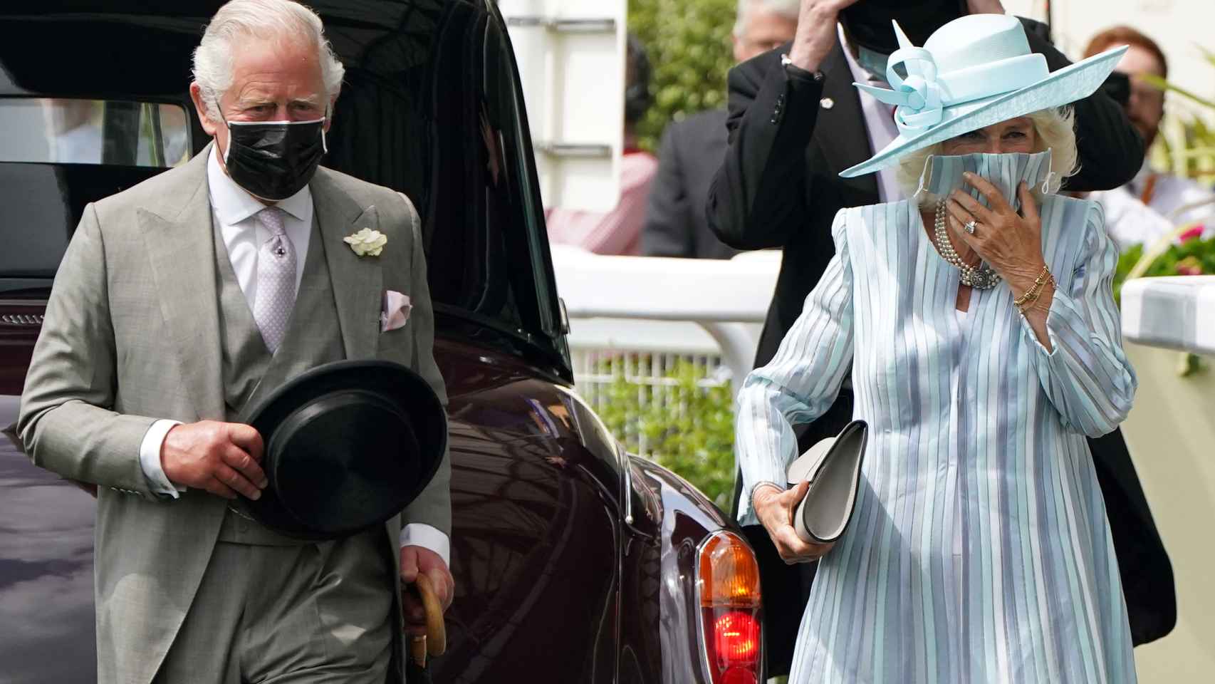 El príncipe Carlos, Camilla Parker-Bowles y otros miembros de la Familia Real disfrutan del regreso de Ascot