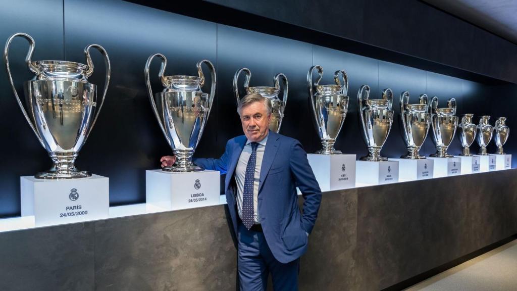 Carlo Ancelotti, junto a 'La Décima'