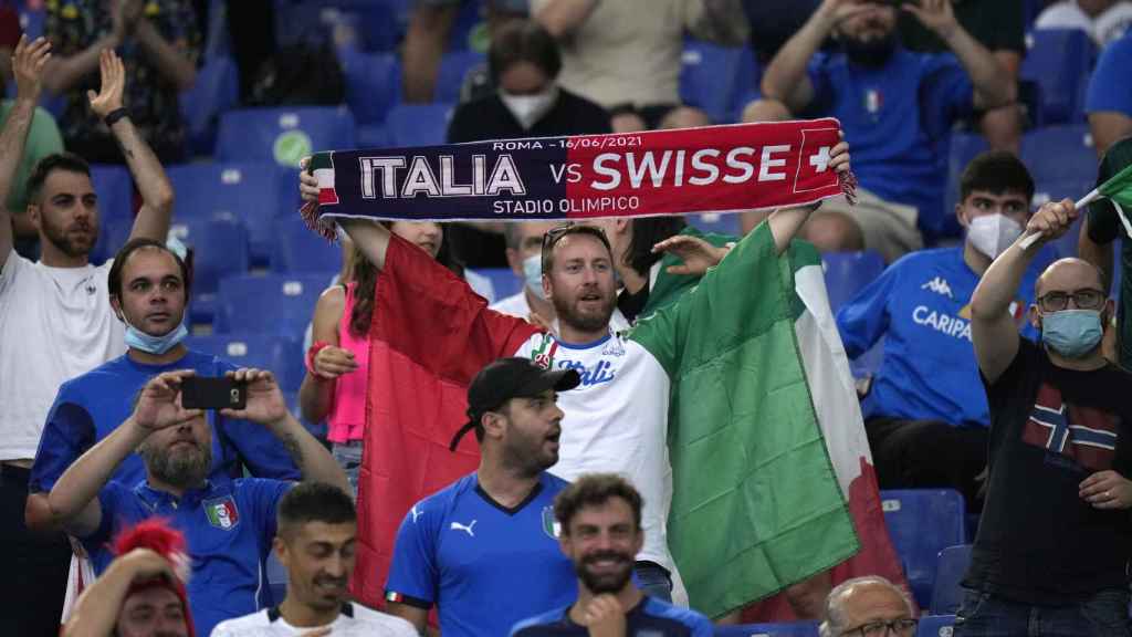 Un aficionado antes del Italia - Suiza de la Eurocopa