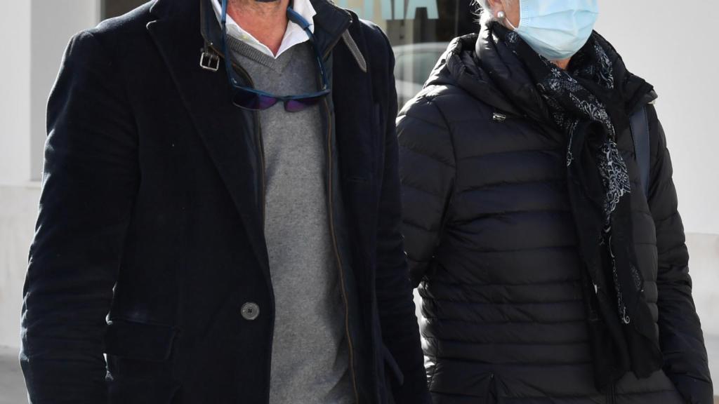 José Antonio Canales Rivera junto a su madre Teresa Rivera en una imagen reciente.