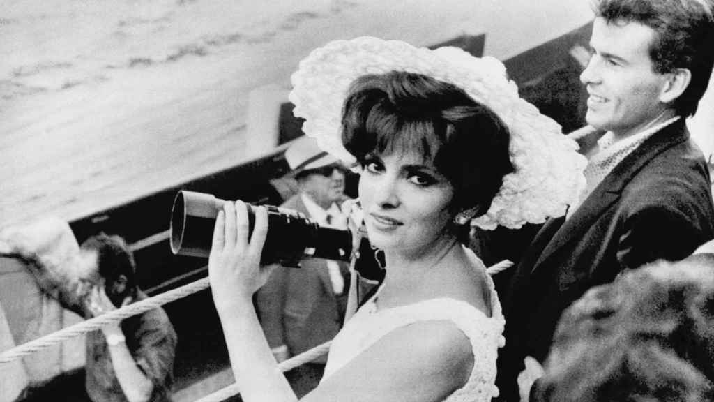 La actriz italiana Gina Lollobrigida en Las Ventas, 1966.