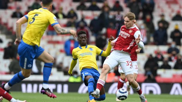 Smith Rowe durante un partido del Arsenal