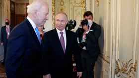 Putin y Biden durante el encuentro que mantuvieron en Ginebra en junio.