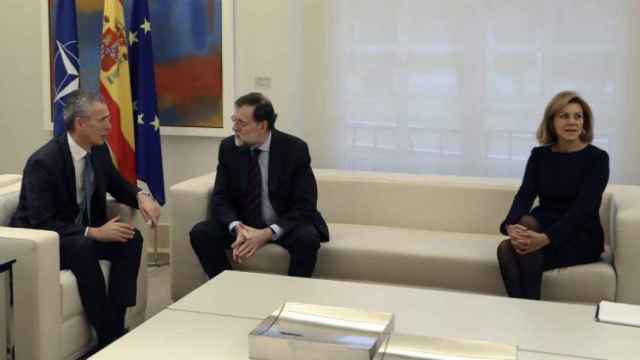 Rajoy y Cospedal, reunidos en Moncloa con el todavía secretario general de la OTAN, Stoltenberg.