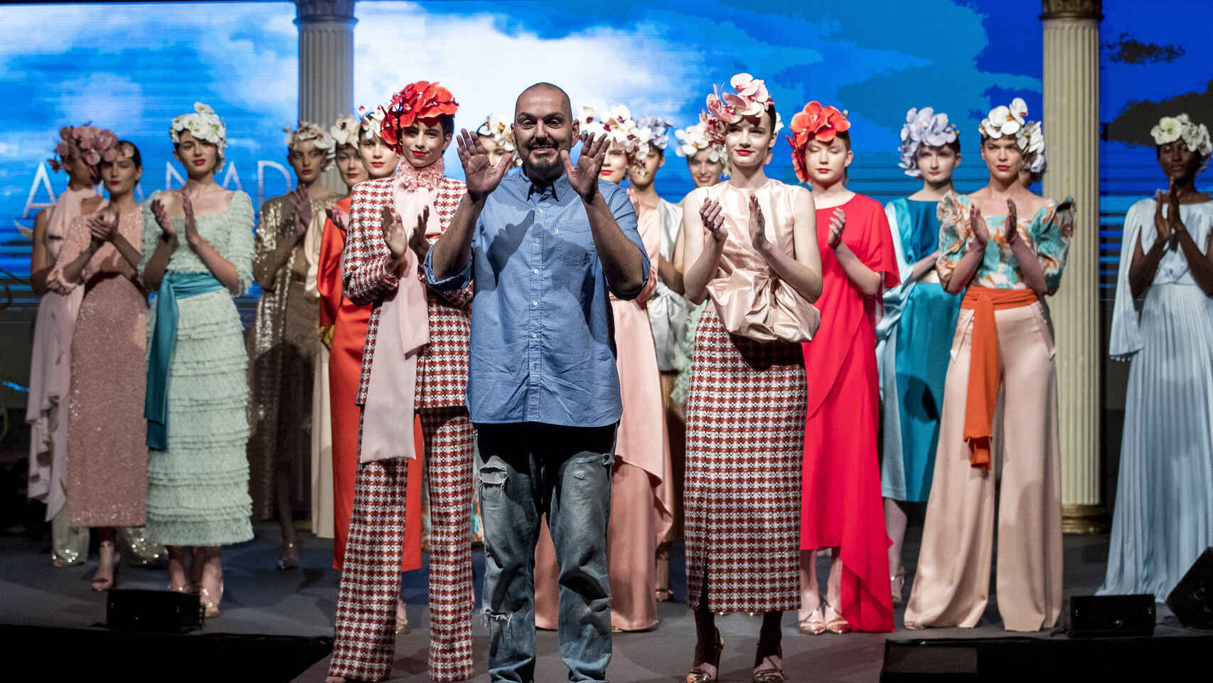 Quién es Juan Duyos, el diseñador de moda invitado a ‘Pasapalabra’