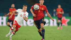 Pau Torres durante el partido de España contra Polonia