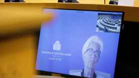 La presidenta del BCE, Christine Lagarde, durante su comparecencia virtual de este lunes en la Eurocámara