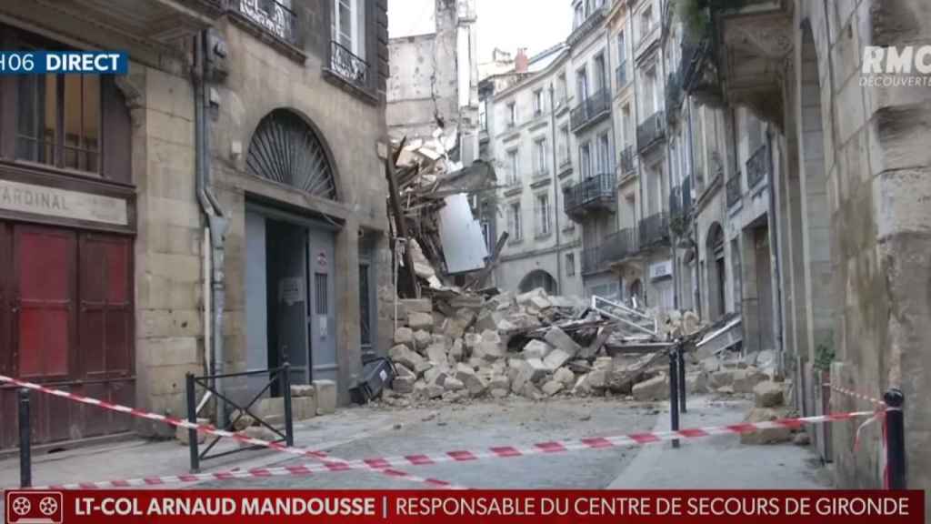 Estado de la calle afectada tras el derrumbamiento de dos edificios en Burdeos.