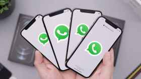 WhatsApp en 4 iPhones