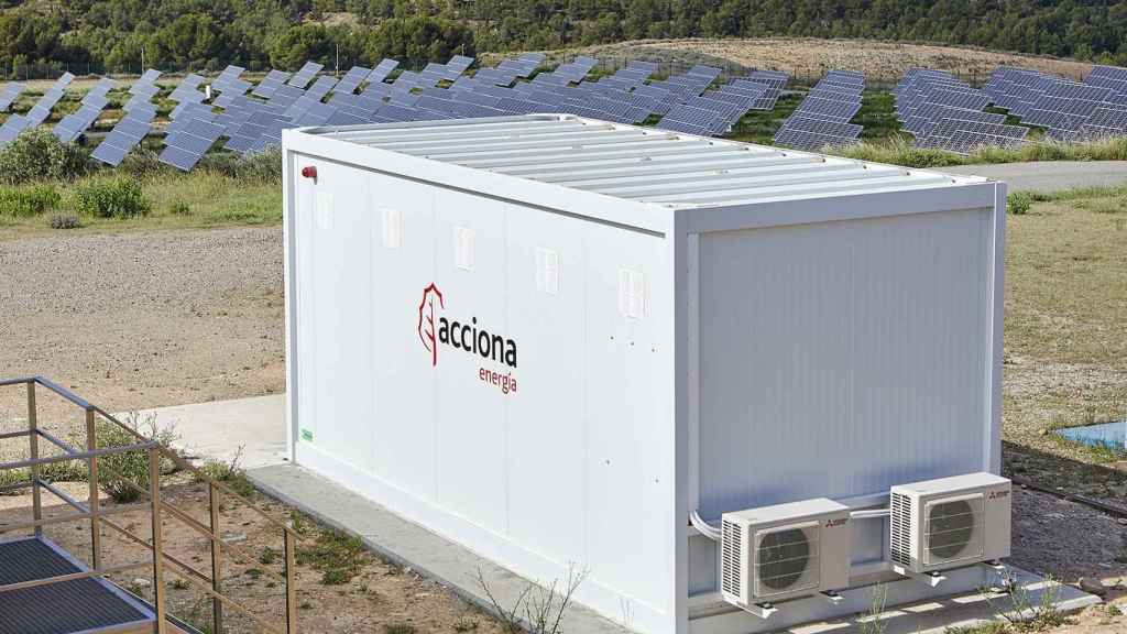 Acciona conecta la primera planta de almacenamiento con batería recicladas en España