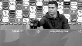 Cristiano Ronaldo, en la rueda de prensa que coincidió con el desplome de Coca-Cola.