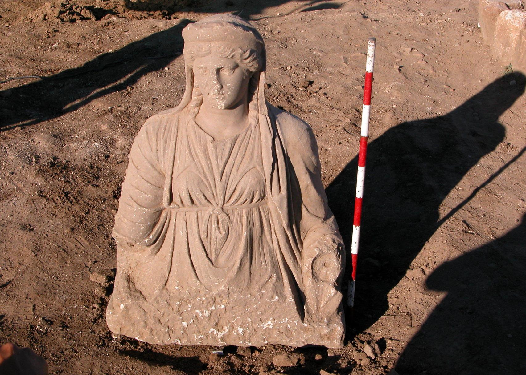 Hallazgo del torso y la cabeza de la diosa romana en 2010.