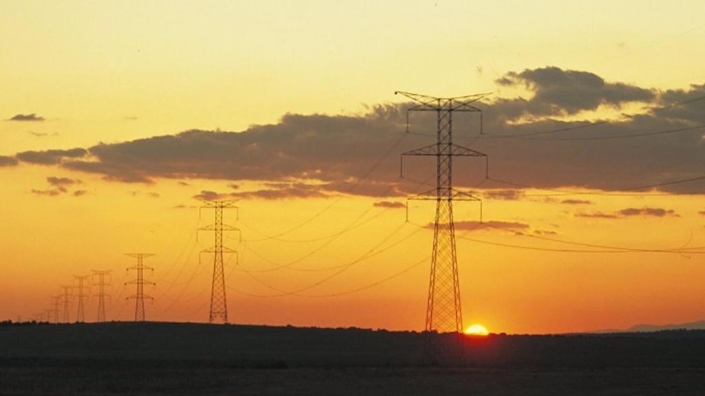 La factura de la luz alcanza una subida interanual de 28,18 euros, según Facua