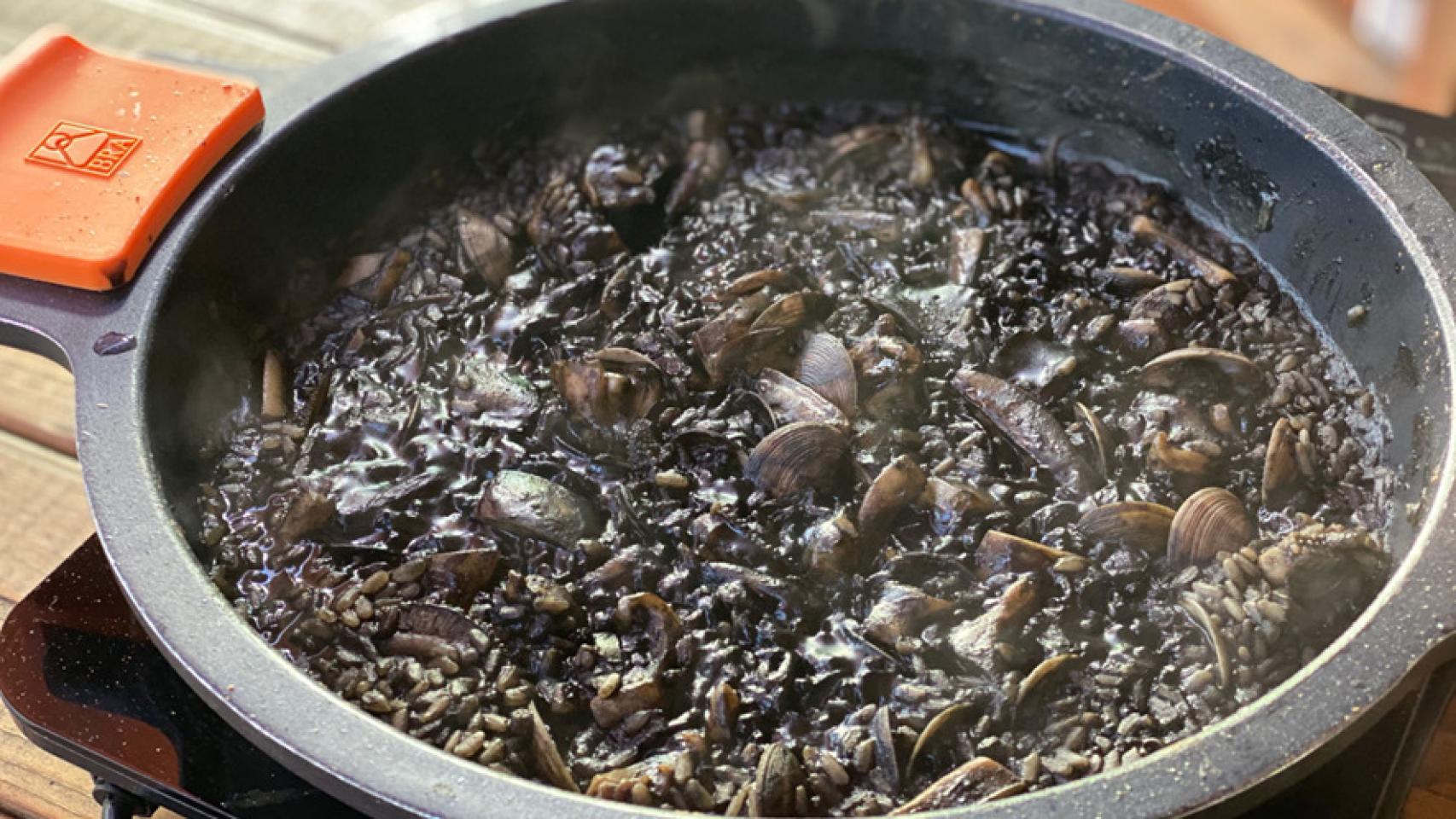 Risotto negro con cangrejo y sepia - Cocina saludable