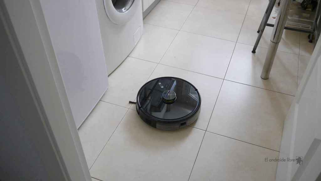 Realme Techlife robot vacuum