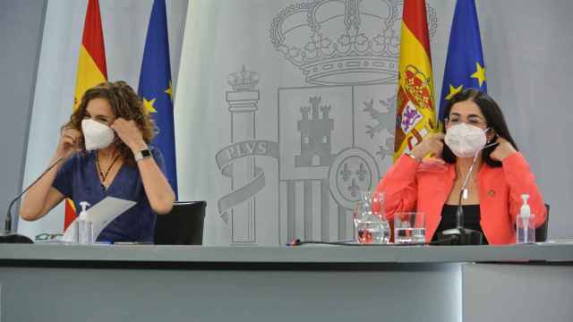 María Jesús Montero y Carolina Darias durante la rueda de prensa.
