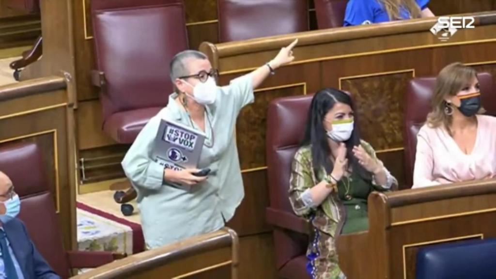 Momento en el que María Dantas llamaba fascista a Macarena Olona