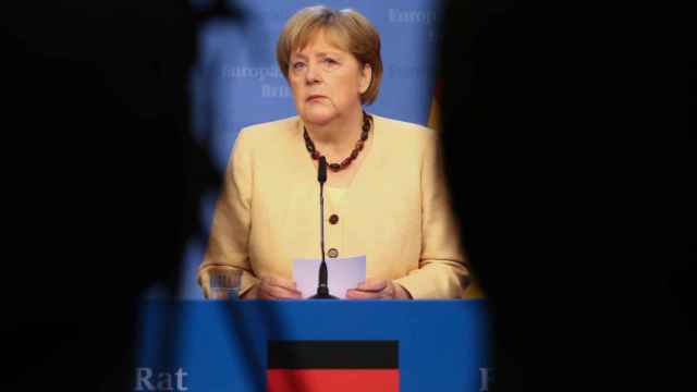 La canciller alemana, Angela Merkel, ha visto frustrado su intento de normalizar el diálogo con Putin