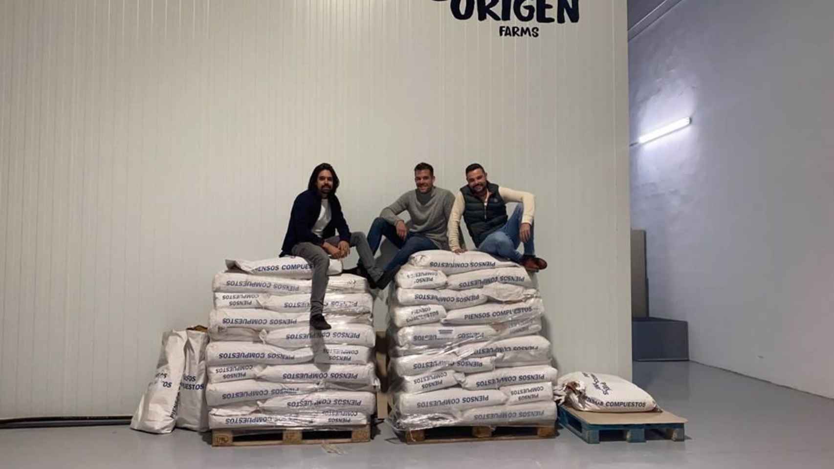 Los responsables de la empresa Origen Farms de La Roda.