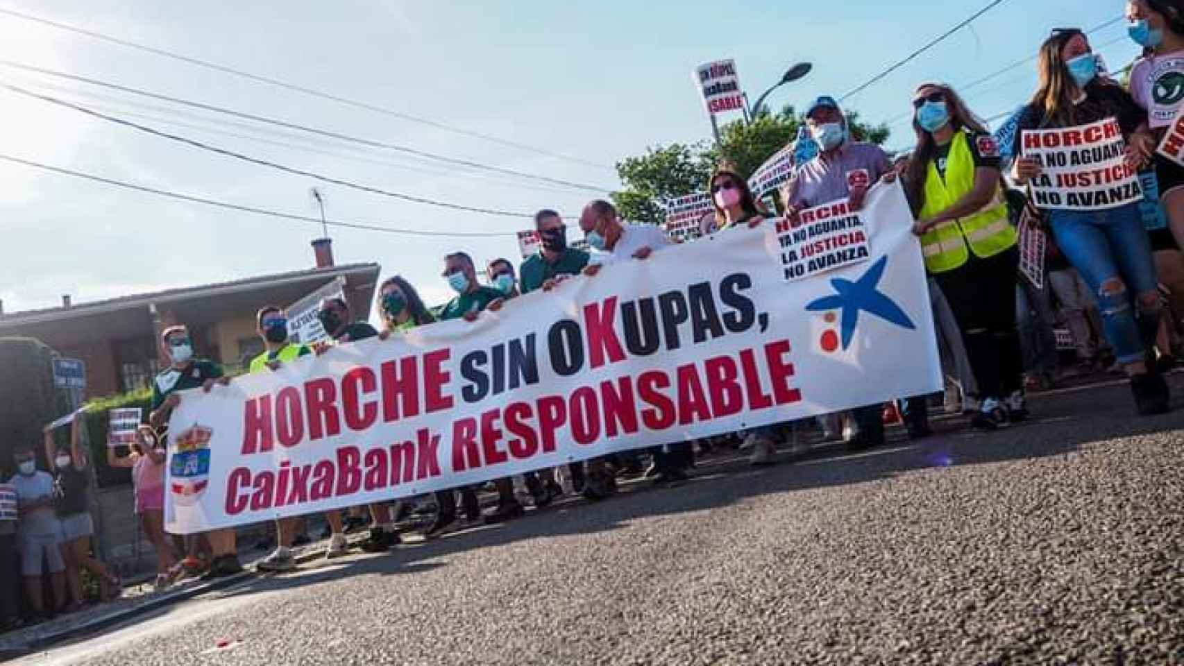 Los vecinos de Horche (Guadalajara) se han manifestado contra los okupas