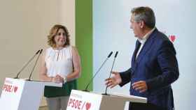 La secretaria general del PSOE-A, Susana Díaz, y el candidato electo a la Presidencia de la Junta, Juan Espadas.