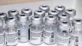 Viales de la vacuna contra la Covid-19 de Pfizer.