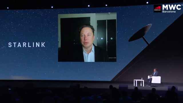 Elon Musk hablando sobre Starlink en MWC 2021