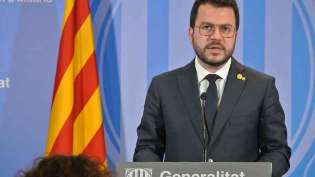 Aragonès, en la rueda de prensa tras reunirse con Sánchez, en la Delegación de la Generalitat en Madrid.